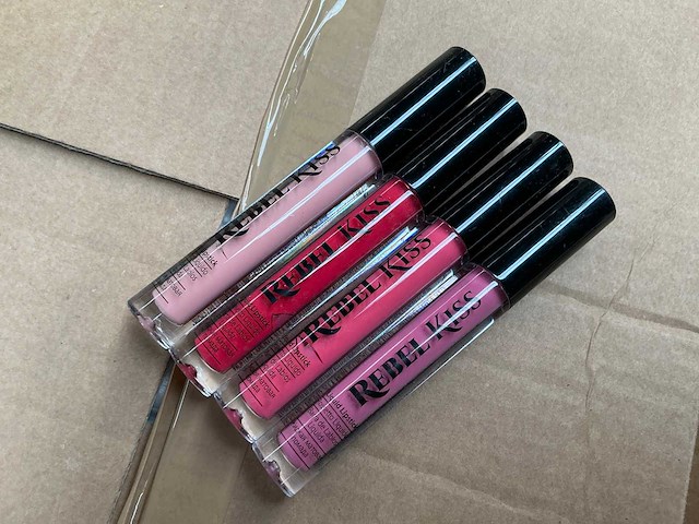 Rebel kiss - lip cosmetics - afbeelding 1 van  4