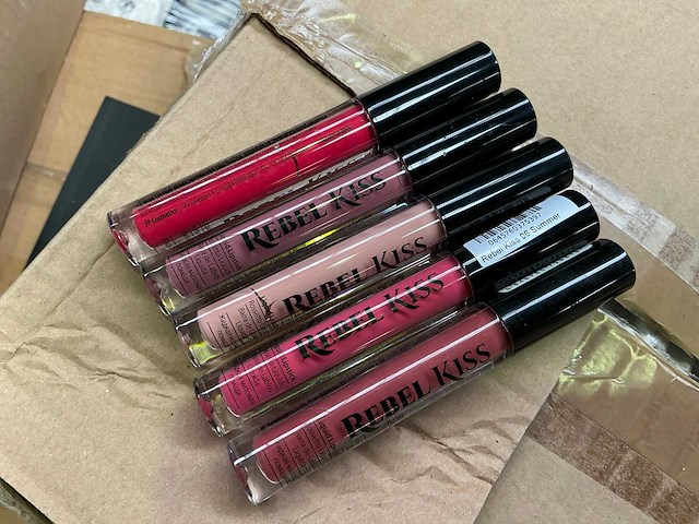 Rebel kiss - lip cosmetics - afbeelding 1 van  5
