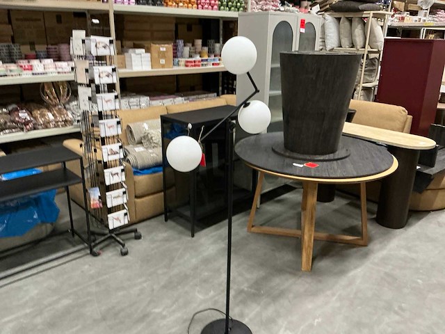 Rebellenclub gala vloerlamp h160cm - afbeelding 1 van  5