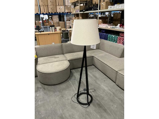 Rebellenclub helene vloerlamp h160cm - afbeelding 2 van  4