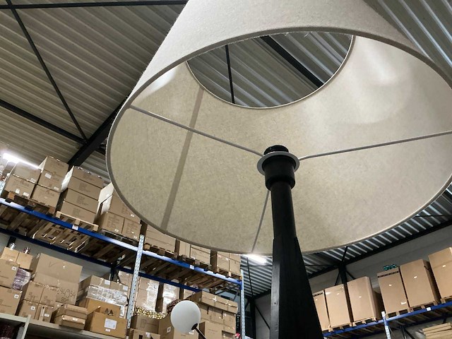 Rebellenclub helene vloerlamp h160cm - afbeelding 3 van  4