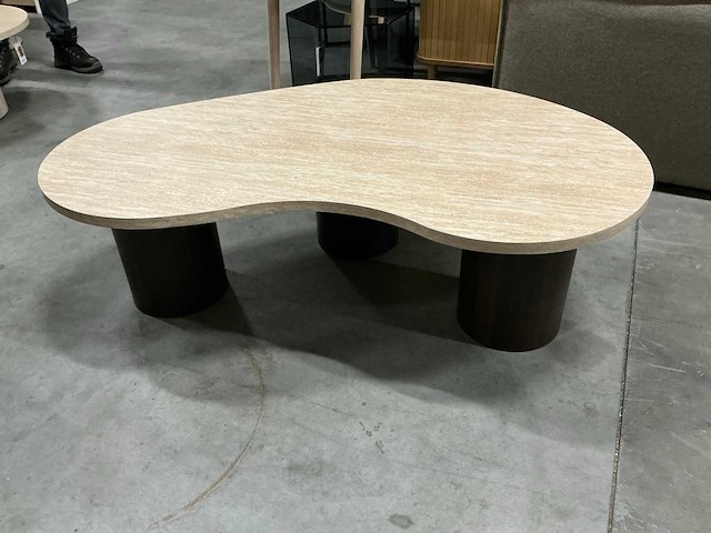 Rebellenclub salontafel 129xh39,5cm - afbeelding 1 van  4