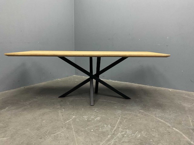 Rechthoek eiken eetkamertafel 220 cm met onderstel spider - afbeelding 2 van  4