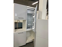 Rechtopgestelde showroomkeuken zonder werkblad - afbeelding 2 van  13