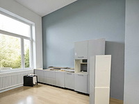 Rechtopgestelde showroomkeuken zonder werkblad