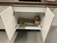 Rechtopgestelde showroomkeuken - afbeelding 14 van  17