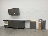 Rechtopgestelde showroomkeuken - afbeelding 1 van  10