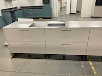 Rechtopgestelde showroomkeuken - afbeelding 12 van  16