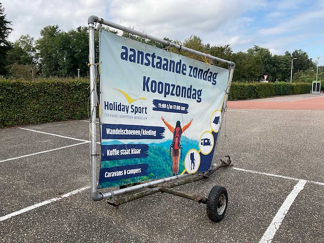 Reclame aanhangwagen - afbeelding 3 van  7