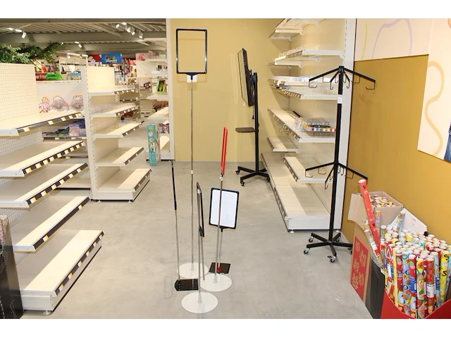 Reclamestandaards vijf stuks - afbeelding 1 van  2