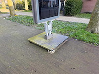 Reclamezuil met monitor - afbeelding 9 van  10