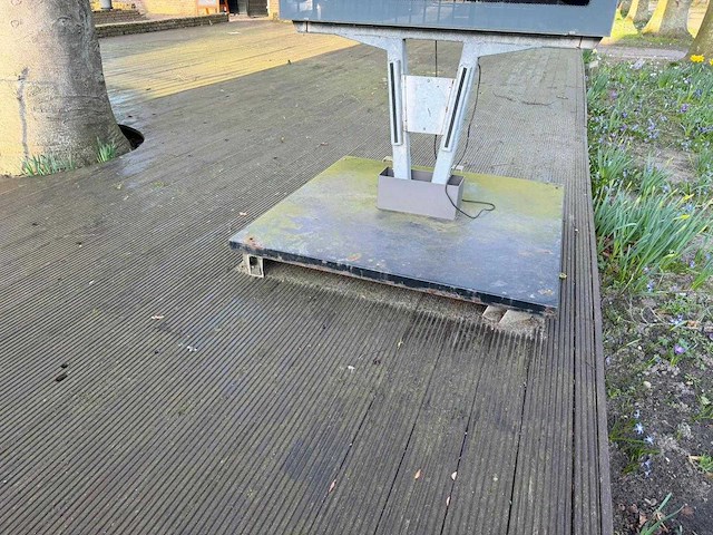 Reclamezuil met monitor - afbeelding 10 van  10