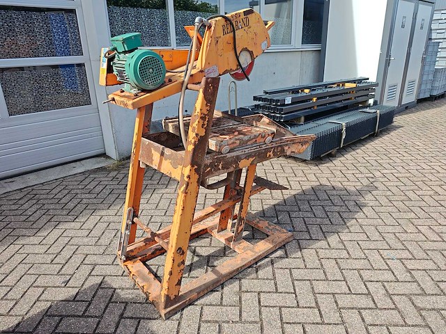 Red band - steenzaagmachine - afbeelding 1 van  10