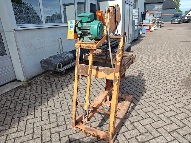 Red band - steenzaagmachine - afbeelding 8 van  10