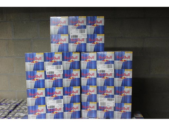 Red bull 120 blikken verpakt per vier met tht 1-2027. bod is inclusief 18,00 euro statiegeldwaarde - afbeelding 1 van  1