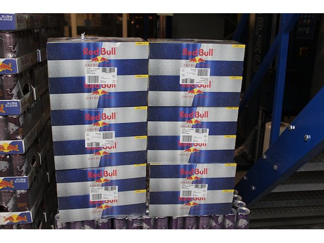 Red bull 144 blikken verpakt per twaalf met tht 6-2026. bod is inclusief 21,60 euro statiegeldwaarde - afbeelding 1 van  1