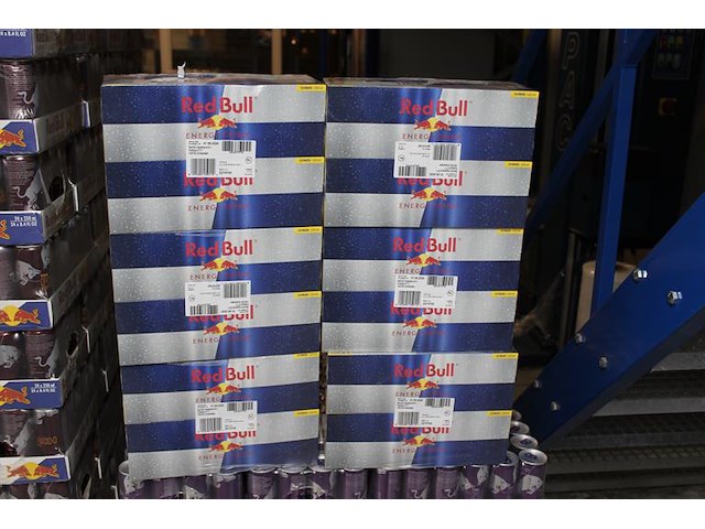 Red bull 144 blikken verpakt per twaalf met tht 6-2026. bod is inclusief 21,60 euro statiegeldwaarde - afbeelding 1 van  1