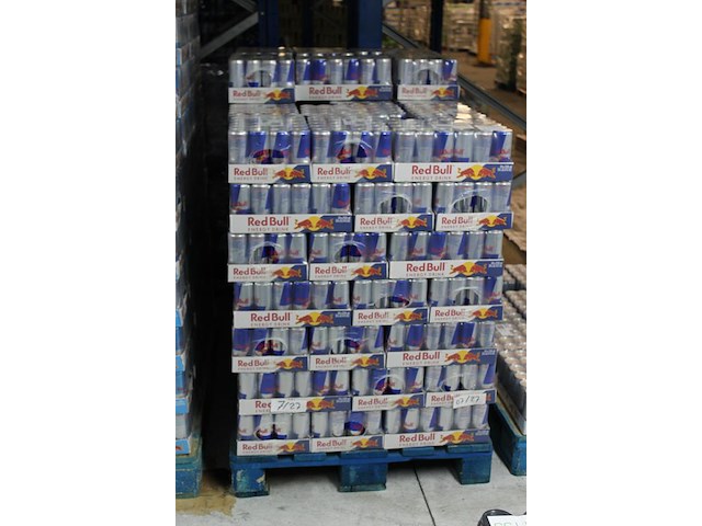 Red bull 2160 blikken met tht 7-2027. bod is inclusief 324 euro statiegeldwaarde - afbeelding 2 van  2