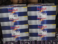Red bull 96 blikken verpakt per twaalf met tht 6-2026. bod is inclusief 14,40 euro statiegeldwaarde - afbeelding 1 van  1
