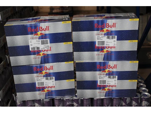 Red bull 96 blikken verpakt per twaalf met tht 6-2026. bod is inclusief 14,40 euro statiegeldwaarde - afbeelding 1 van  1