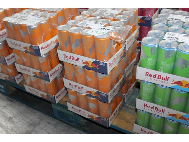 Red bull apricot 72 blikken met tht 9-2026. bod is inclusief 10,80 euro statiegeldwaarde - afbeelding 1 van  2
