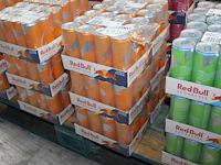 Red bull apricot 72 blikken met tht 9-2026. bod is inclusief 10,80 euro statiegeldwaarde - afbeelding 1 van  2