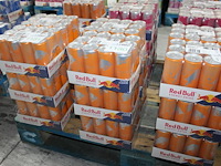 Red bull apricot 72 blikken met tht 9-2026. bod is inclusief 10,80 euro statiegeldwaarde - afbeelding 1 van  2