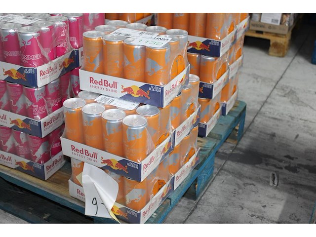 Red bull apricot 72 blikken met tht 9-2026. bod is inclusief 10,80 euro statiegeldwaarde - afbeelding 1 van  2