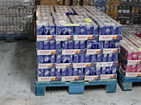 Red bull blue edition bossbessmaak 1152 blikken met tht 5-2026. bod is inclusief 172,80 euro statiegeldwaarde - afbeelding 1 van  2