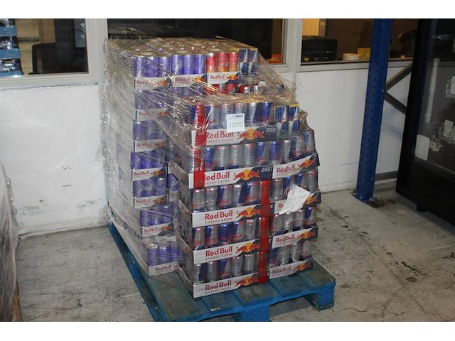 Red bull in diverse smaken op pallet 1344 blikken met tht 2026/2027. bod is inclusief 201,60 euro statiegel... - afbeelding 1 van  2