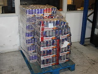 Red bull in diverse smaken op pallet 1344 blikken met tht 2026/2027. bod is inclusief 201,60 euro statiegel... - afbeelding 1 van  2
