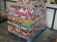 Red bull in diverse smaken op pallet 1680 blikken met tht 2025/2026/2027. bod is inclusief 252,00 euro stat... - afbeelding 1 van  2