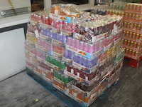 Red bull in diverse smaken op pallet 1680 blikken met tht 2025/2026/2027. bod is inclusief 252,00 euro stat... - afbeelding 2 van  2