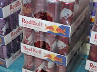 Red bull peach edition 72 blikken. tht 1-26. bod is inclusief 10,80 euro statiegeldwaarde - afbeelding 2 van  2