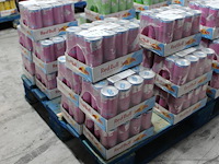 Red bull pink edition bosvruchten 60 blikken met tht 6-2026. bod is inclusief 9,00 euro statiegeldwaarde - afbeelding 1 van  2