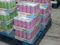Red bull pink edition bosvruchten 60 blikken met tht 6-2026. bod is inclusief 9,00 euro statiegeldwaarde - afbeelding 1 van  2