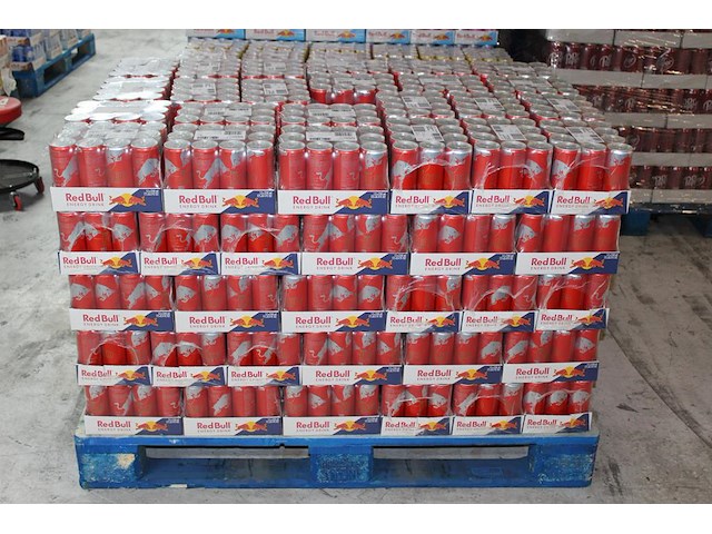 Red bull red edition watermeloen 1440 blikken met tht 9-2026. bod is inclusief 216,00 euro statiegeld - afbeelding 2 van  2