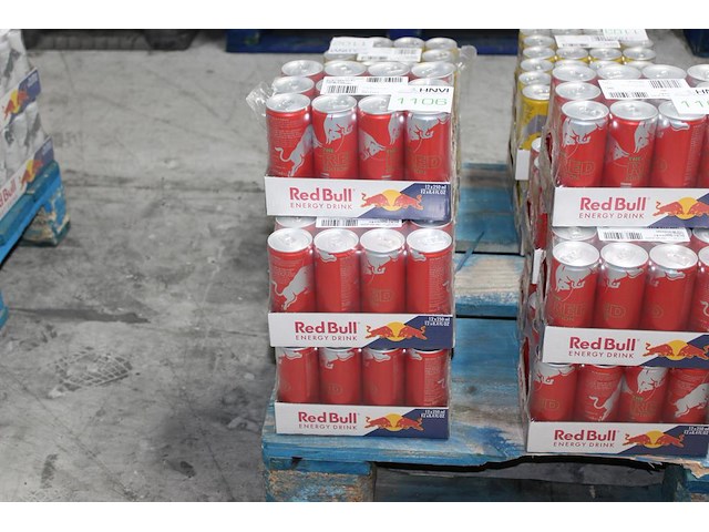 Red bull red edition watermeloen 60 blikken met tht 9-2026. bod is inclusief 9,00 euro statiegeld - afbeelding 1 van  2