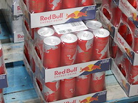 Red bull red edition watermeloen 60 blikken met tht 9-2026. bod is inclusief 9,00 euro statiegeld - afbeelding 2 van  2