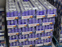 Red bull spring edition 1440 blikken. tht 1-26. bod is inclusief 216 euro statiegeldwaarde - afbeelding 2 van  2