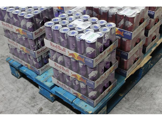 Red bull spring edition 60 blikken. tht 1-26. bod is inclusief 9,00 euro statiegeldwaarde - afbeelding 1 van  2