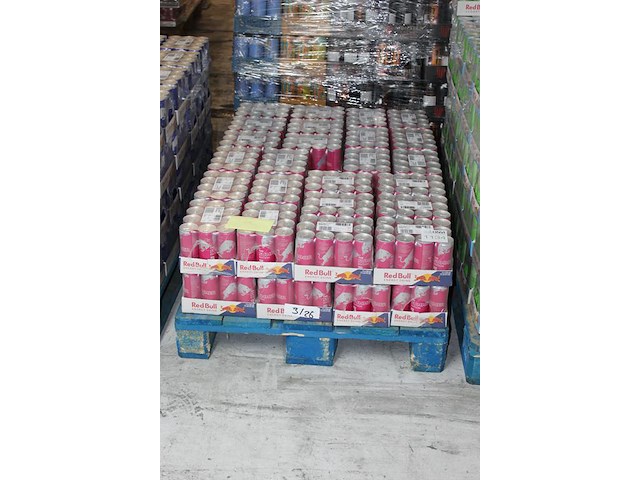 Red bull summer edition witte persik 576 blikken met tht 3-2026. bod is inclusief 86,40 euro statiegeldwaarde - afbeelding 2 van  2