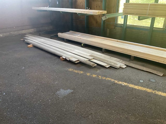 Red cedar zweeds rabat 16x145x2440-5200 mm (23x) - afbeelding 1 van  5
