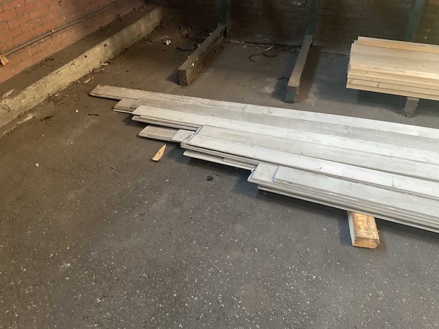 Red cedar zweeds rabat 16x145x2440-5200 mm (23x) - afbeelding 3 van  5