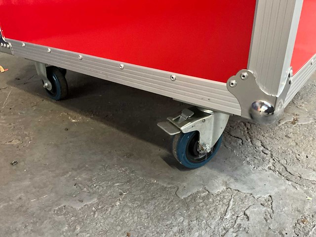 Red flightcase - afbeelding 6 van  8
