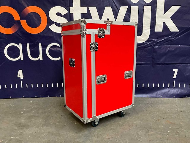 Red flightcase - afbeelding 1 van  4