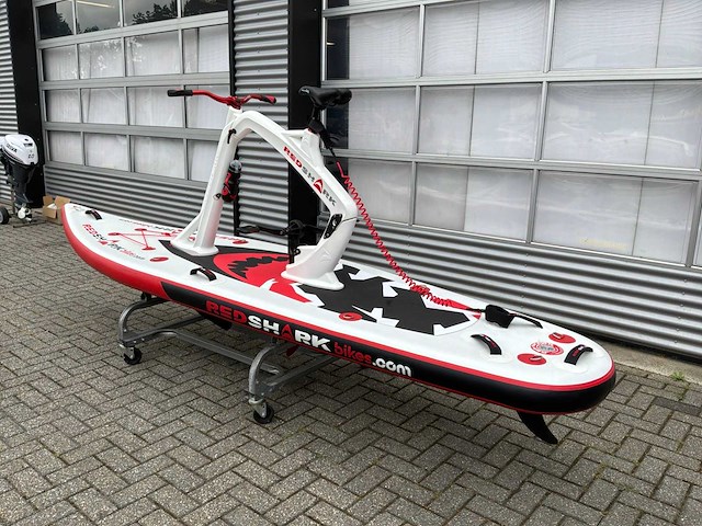 Red shark bike surf - afbeelding 2 van  8