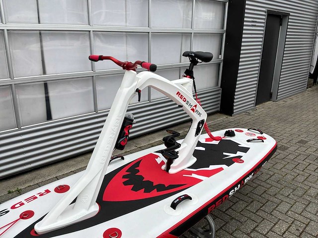 Red shark bike surf - afbeelding 3 van  8