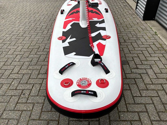 Red shark bike surf - afbeelding 8 van  8