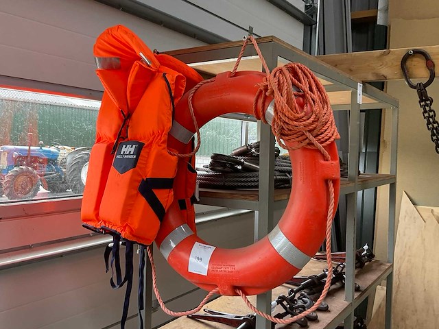 Reddingsvest- en boei - afbeelding 1 van  1